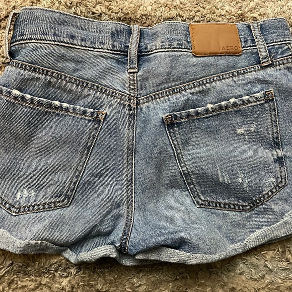 There are still Mom shorts size 0 - Picture 2 of 2